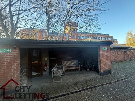 7 Bedroom Flat - Photo 1