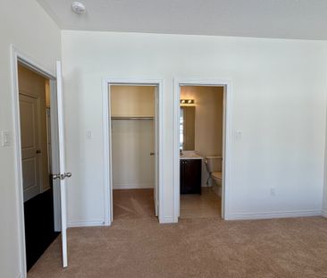 For Lease - 111 Markview Road Unit# Upper, Whitchurch-Stouffville, ... - Photo 3