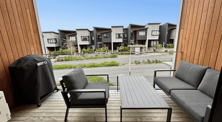 Modern Three-Bedroom Townhouse - Photo 3