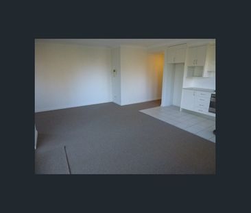 Excellent Location - Photo 2