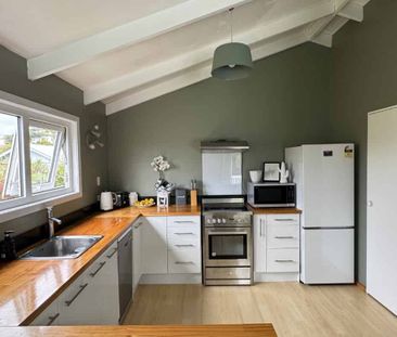 WELL PRESENTED 2x bedroom, 1x bathroom home: - Photo 1