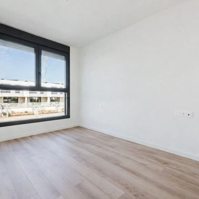 4 room luxury House for rent in San Antonio de Benagéber, Spain - Photo 1