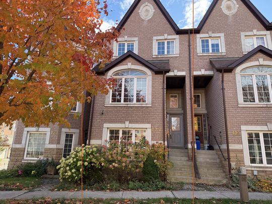 For Lease - 127 Galleria Parkway, Markham, Ontario - Photo 1