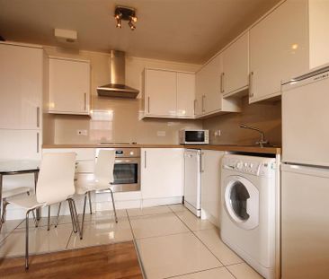 3 bedroom apartment to rent - Photo 6