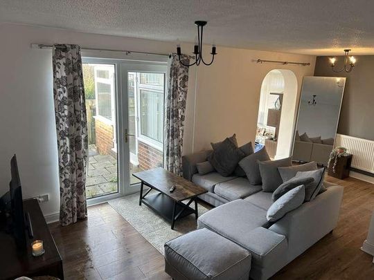 Springfield Lane, Brackla, CF31 - Photo 1