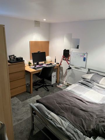 5 Bed Terraced House, Roebuck Road, S6 - Photo 2