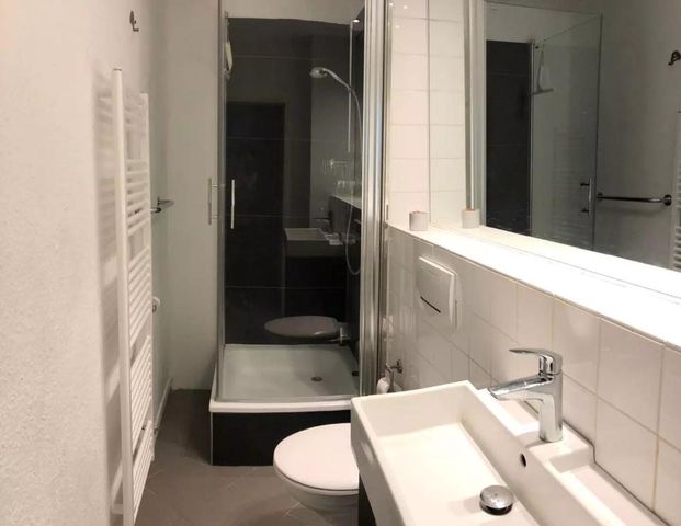 Geschmackvolle, modernisierte 2,5-Raum-EG-Wohnung zu mieten - Photo 1