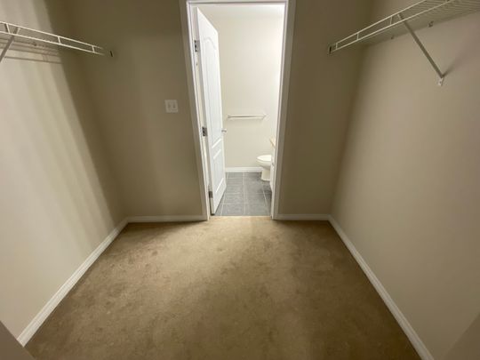 GREAT 2BED, 2BATH, GROUND FLOOR APARTMENT W/ UNDERGROUND PARKING TANDEM STALLS IN THE COMMUNITY OF ELLERSLIE - Photo 1