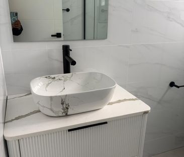 Modern 2-Bedroom Flat in Rosemeadow - Photo 4