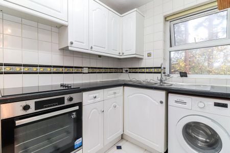 1 bedroom flat to rent - Photo 5