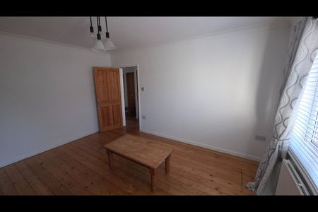 3 Bed Semi-Detached House, Harwill Grove, LS27 - Photo 4