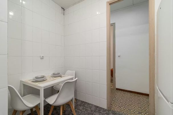 Carrer de Calàbria, Barcelona, Catalonia 08015 - Foto 1