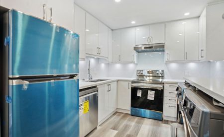 For Lease - 396 Hudson Drive, London East, Ontario - Photo 3