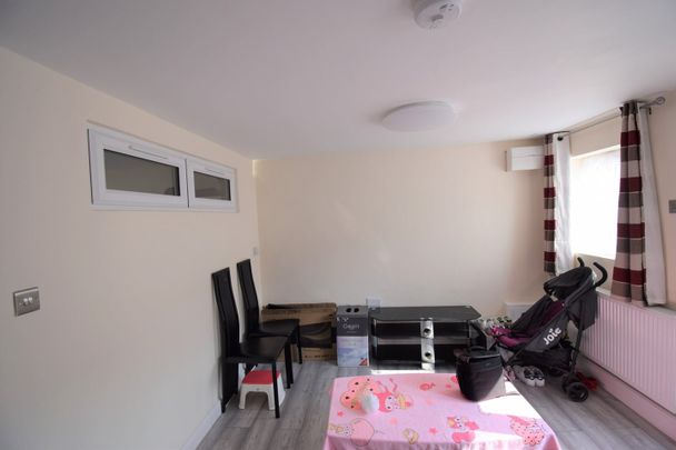 2 Bed Detached House, Portland Terrace, IG1 - Photo 1