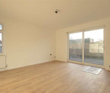 Elderbek Close, Cheshunt, Waltham Cross, Hertfordshire, EN7 - Photo 6