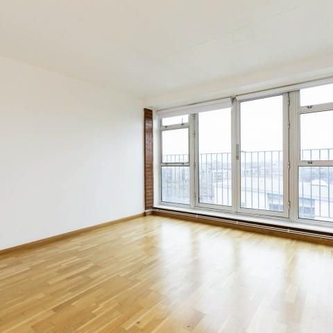 Sandwiched between Haggerston & Hoxton is this impressive 1 bedroom property - Photo 1