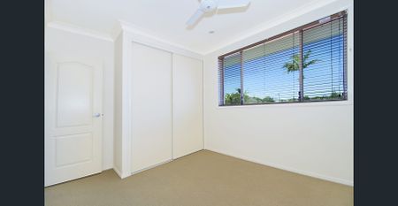 Lifestyle Plus! Modern 3-Bedroom Townhouse in a Prime Walk-to-Everything Location - Photo 3