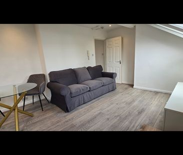 1 Bed Flat, Hanover Square, LS3 - Photo 1