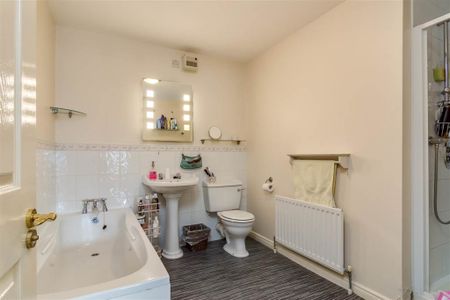 37 Clarendon Quay, 2 Pilot Street, Belfast, BT1 3AG - Photo 5