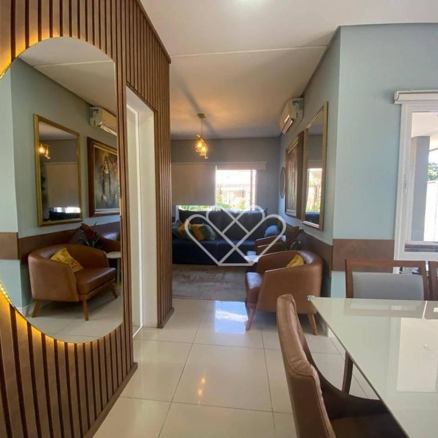 Casa Com Suíte E 3 Vagas Em Localização Privilegiada - Foto 1