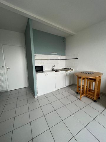 Location Appartement 1 pièce 22m² ST ETIENNE 42000 - Photo 2