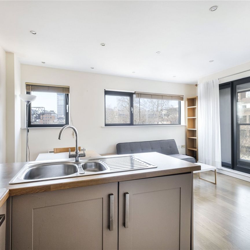 Tower Bridge Road, London, SE1 2AW - Photo 1
