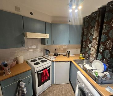 303 Bradbury Court, Belfast BT9 7JL - Photo 6