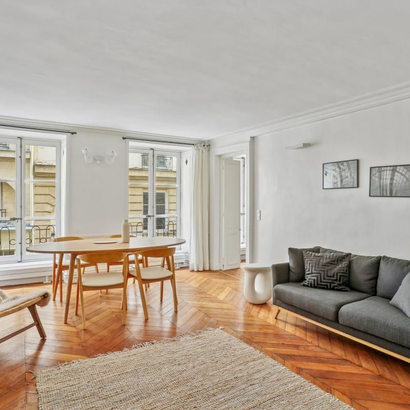 Location Appartement 4 pièces Meublé 104m² PARIS 2ème - Photo 1
