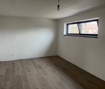 Prachtige energiezuinige nieuwbouwwoning met 3 slk op +/- 9a88ca gr... - Foto 2