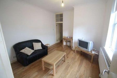 1 bedroom ground floor flat to rent - Photo 4