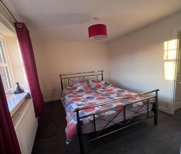 3 bedroom semi-detached house to rent - Photo 5