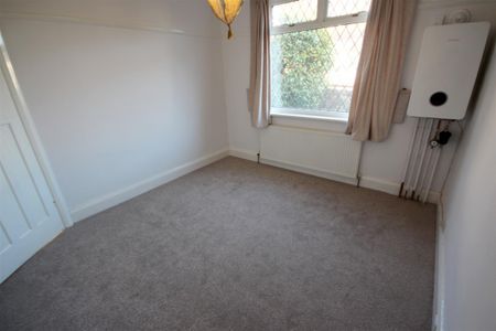 3 Bedroom Bungalow - Detached To Let - Photo 5