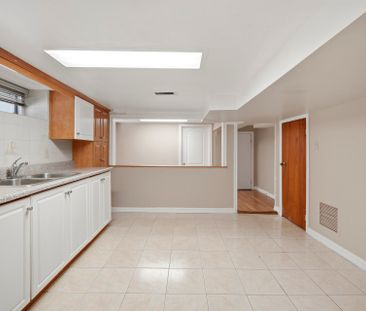 For Lease - 2000 Dufferin Street Unit# 2, Toronto, Ontario - Photo 2