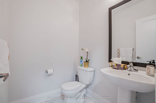 For Lease - 1348 Harrington Street, Innisfil, Ontario - Photo 1