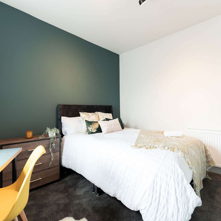 😁 Modern HMO in a great location 😁 Room 3 - Photo 1