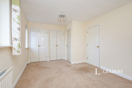4 bedroom house to rent Bermuda Place, Eastbourne, East Sussex, BN23 - Photo 5