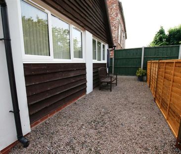 1 bedroom detached house to rent - Photo 3