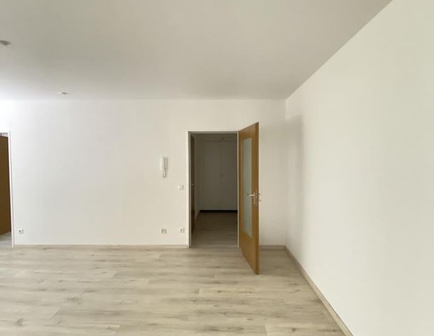 **Senioren mit WBS** 2-Zimmer-Wohnung in Solingen Mitte mit Balkon und Laminatboden - Foto 1
