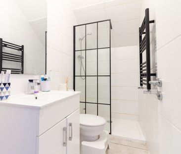 2 Bed Semi-Detached House, Florist Mews, SE6 - Photo 6