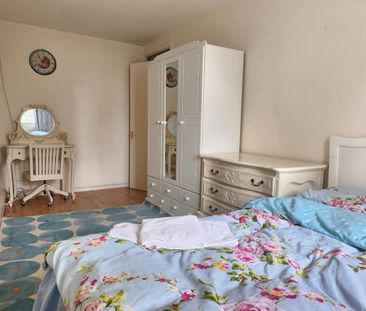 Room in a Shared House, Strawberry Terrace, N10 - Photo 2