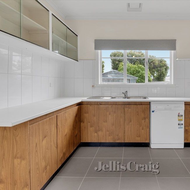 31 Myrtle Grove, Altona - Photo 1