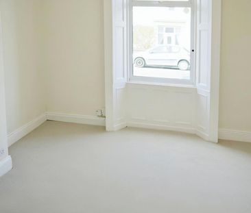 2 bedroom Flat To Let Total Size: 743 SQ FT - Photo 1