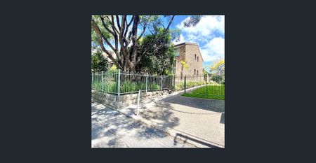 NEAT TWO BEDROOM TOWNHOUSE - Photo 4