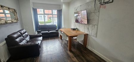 6 Bed - 69 Headingley Avenue, Headingley, Leeds - LS6 3ER - Student - Photo 2