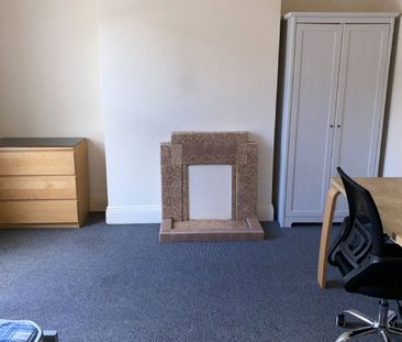 4 bedroom terraced house to rent - Photo 4