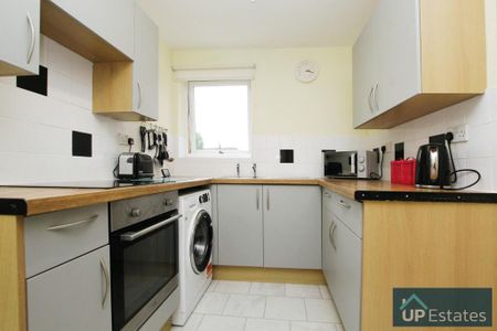 1 bedroom semi-detached bungalow to rent - Photo 4