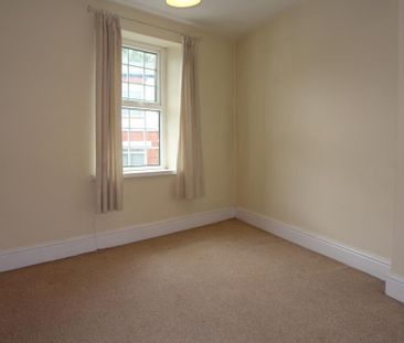 2 bedroom end of terrace house to rent - Photo 1