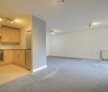 Ovaltine Court, Kings Langley - Photo 2