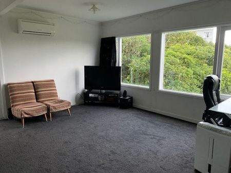 2 Bedroom Flat with an office and expansive views - Photo 3