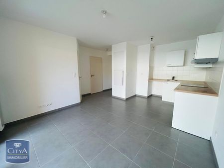 Location Appartement 2 pièces 38m² BORMES LES MIMOSAS 83230 - Photo 2
